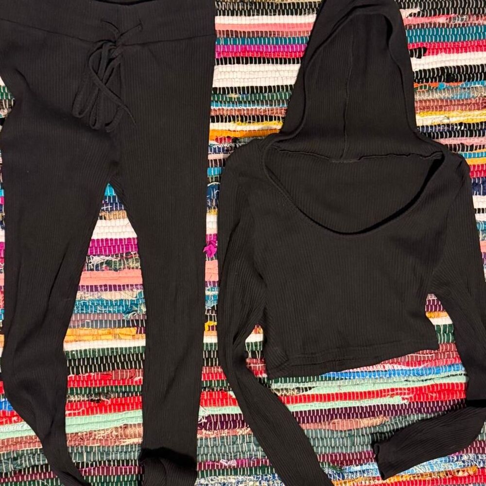 Women's Black Ribbed Knit Set - Picture 8 of 8